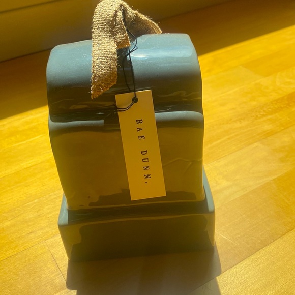 Radon 8 inch gray nine lives tombstone birdhouse. New in box. - Picture 2 of 6